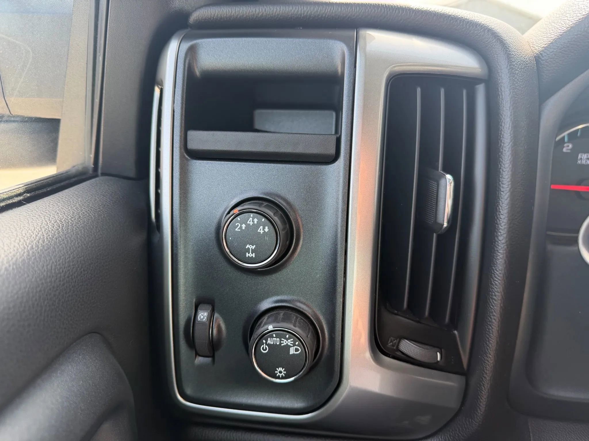 Used 2015 Chevrolet Silverado 2500 LT image 20