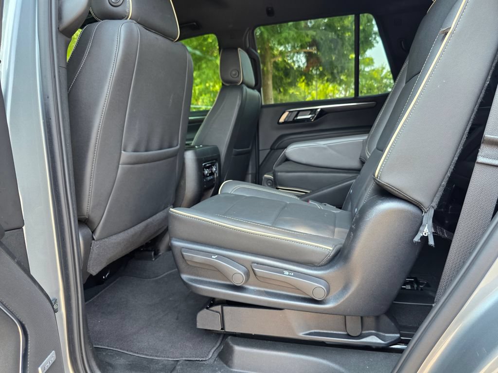 Used 2025 Chevrolet Tahoe Premier AWD/4WD image 29