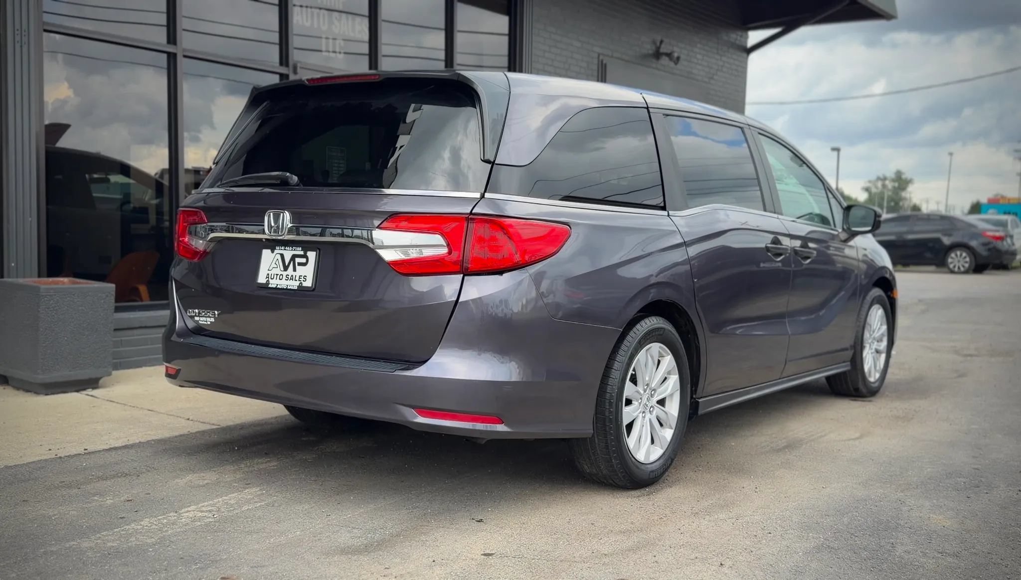 Used 2018 Honda Odyssey LX image 2