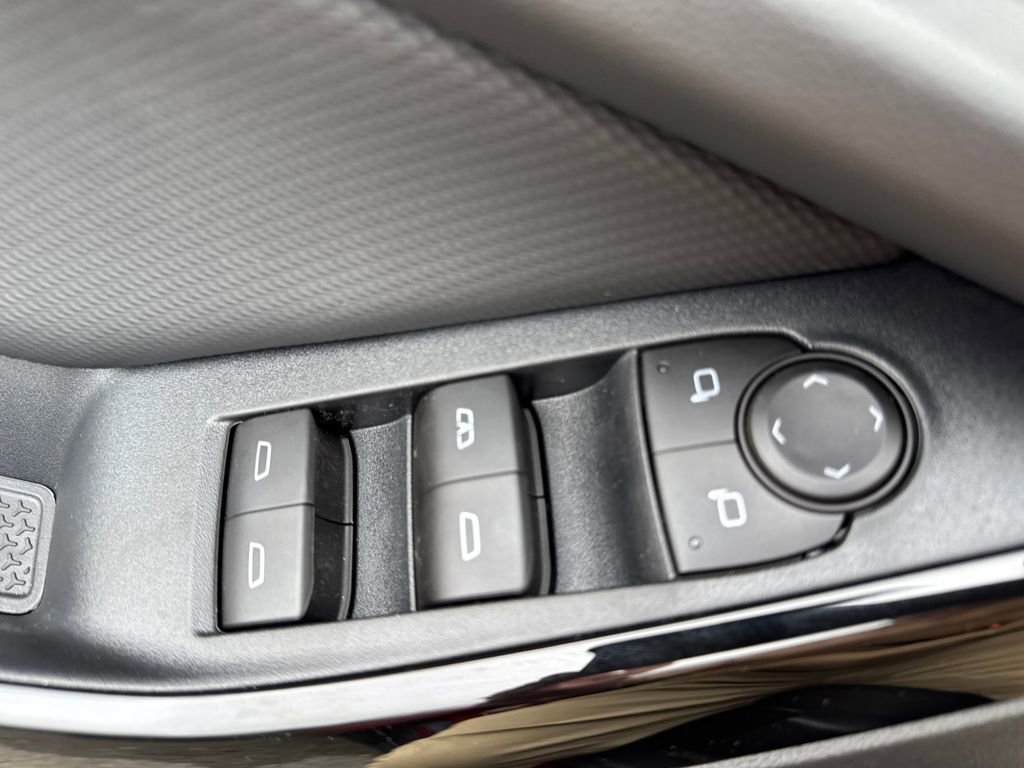 New 2026 Chevrolet Equinox LT w/ Safety and Technology Package image 14