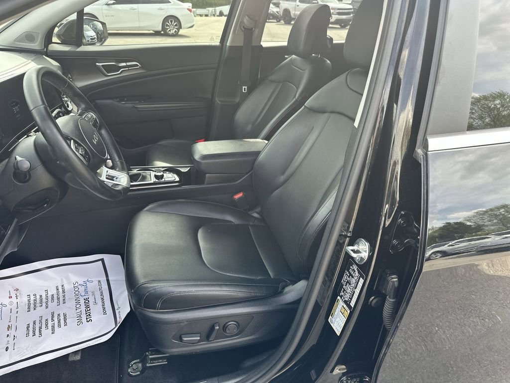 Used 2024 Kia Sportage EX FWD image 11