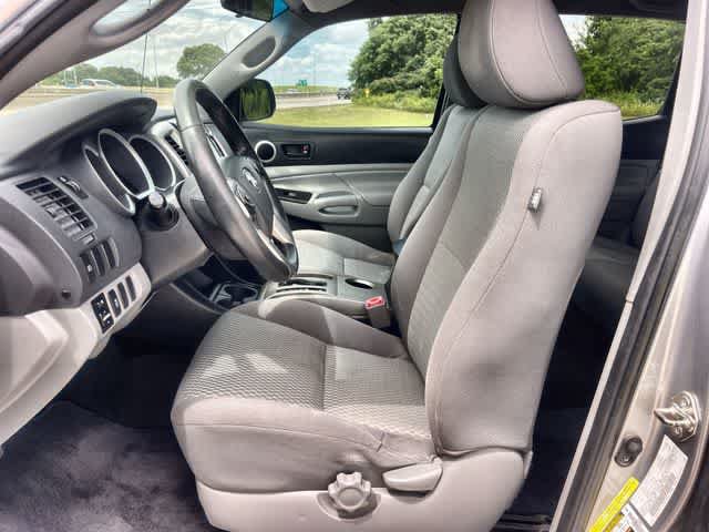 Used 2015 Toyota Tacoma PreRunner w/ SR5 Package RWD image 11