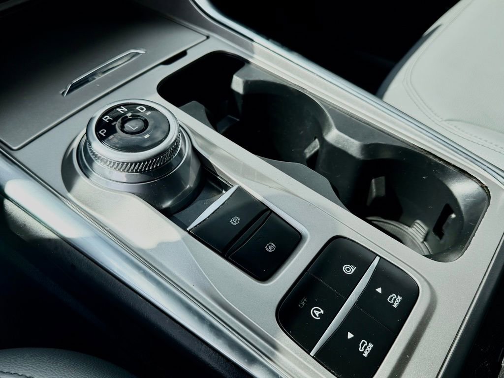 Used 2021 Ford Explorer XLT w/ Equipment Group 202A image 26