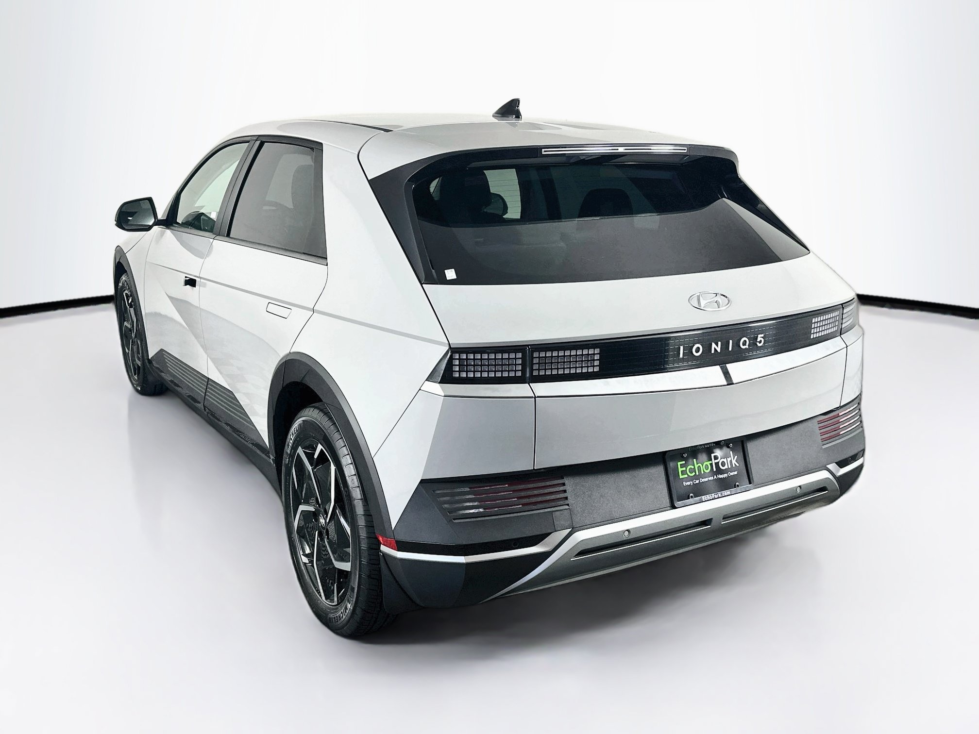 Used 2023 Hyundai Ioniq 5 SE RWD image 5