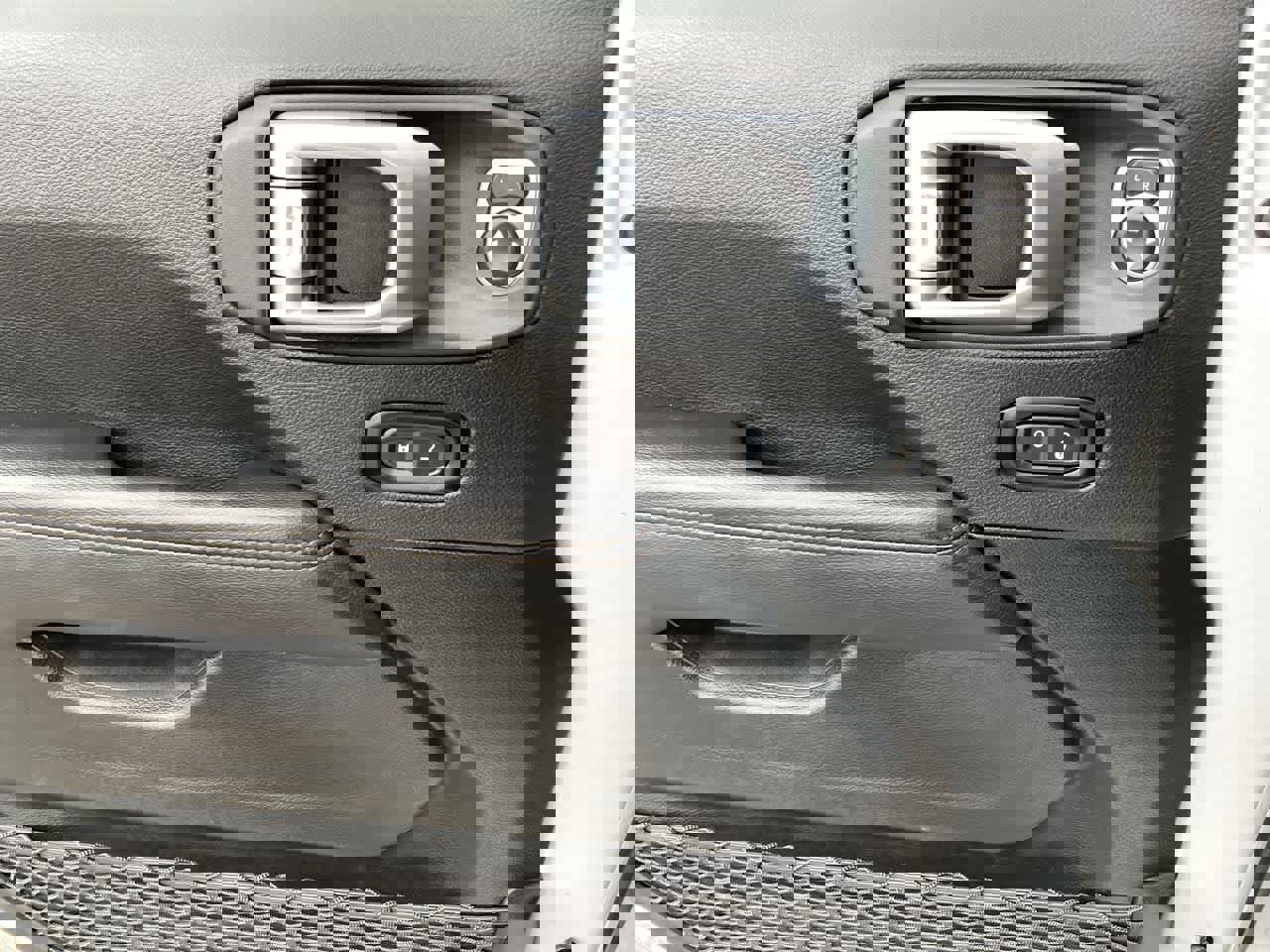 Used 2021 Jeep Wrangler Unlimited Rubicon w/ Trailer Tow Package image 33