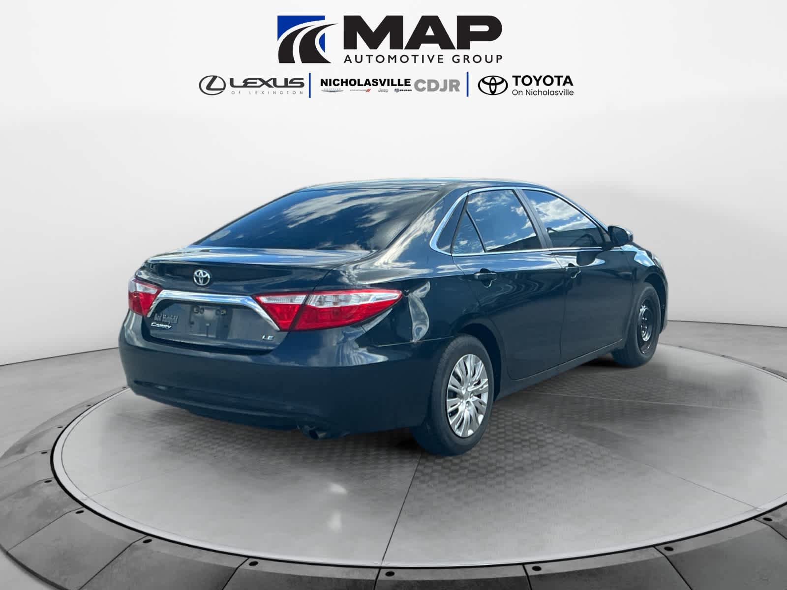 Used 2016 Toyota Camry LE FWD image 5