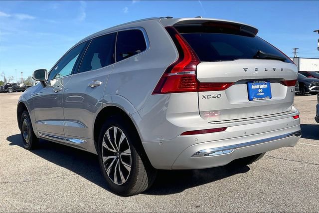 Used 2023 Volvo XC60 B5 Plus image 3