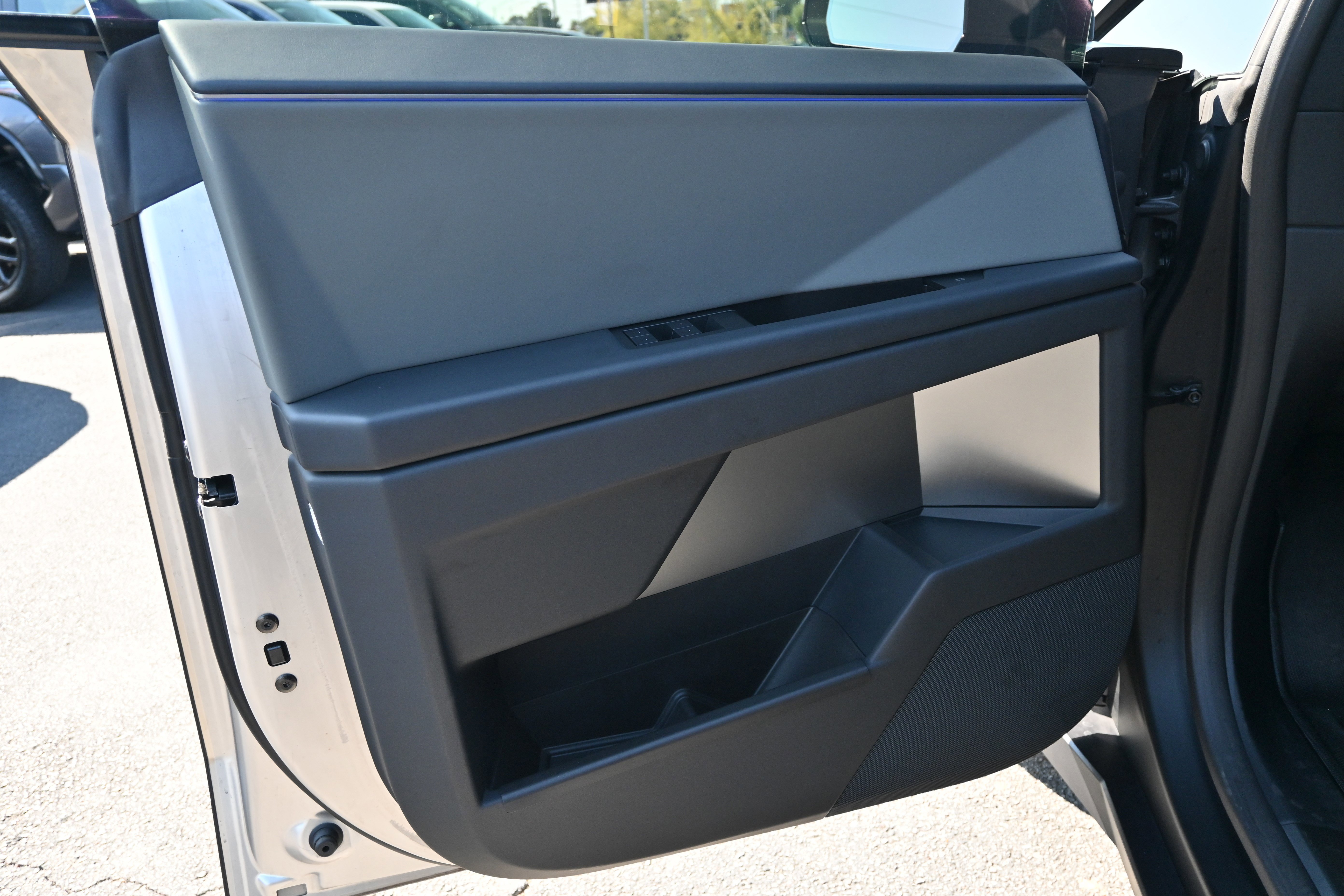 Used 2024 Tesla Cybertruck AWD Crew Cab image 15