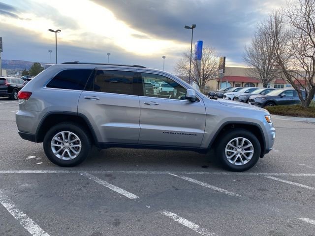 Used 2021 Jeep Grand Cherokee Laredo X AWD/4WD image 4