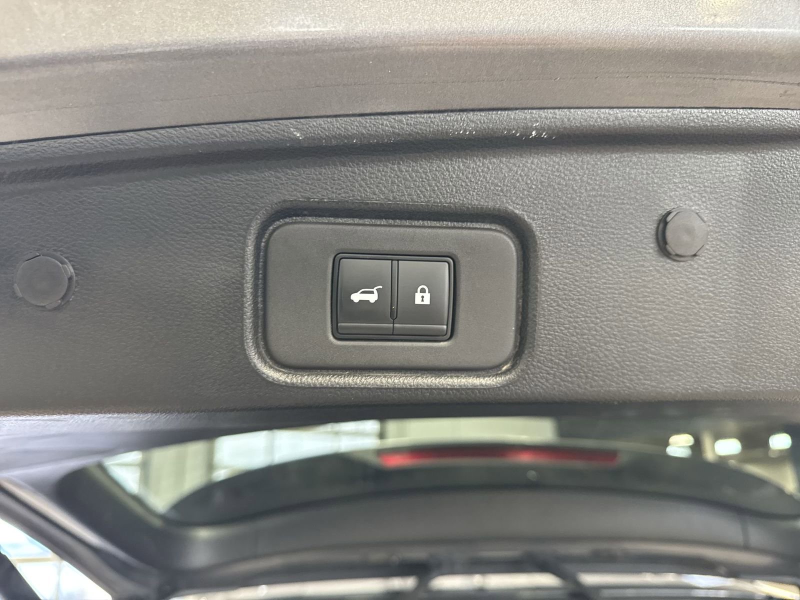 Certified 2025 Nissan Pathfinder SV image 41