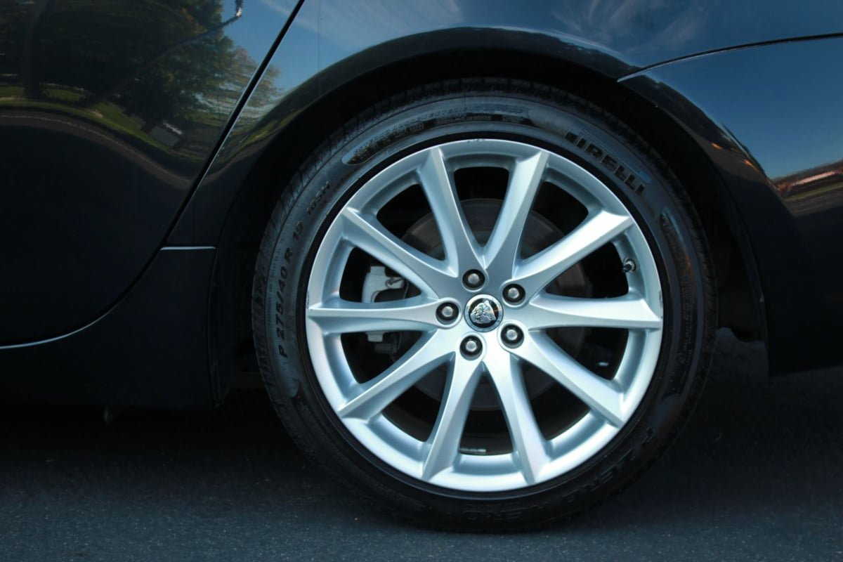 Used 2012 Jaguar XJ RWD image 31