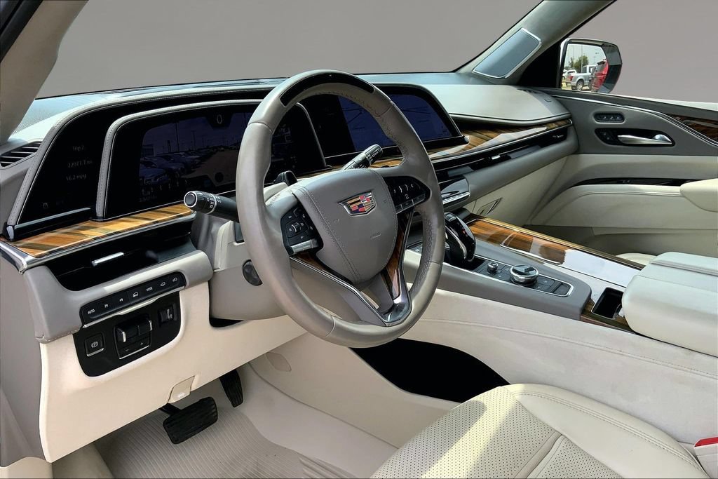 Used 2023 Cadillac Escalade Premium Luxury Platinum AWD/4WD image 13