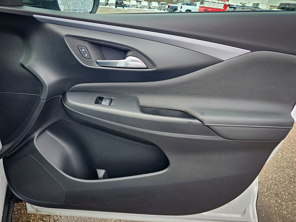 Used 2025 Buick Envista Preferred image 40