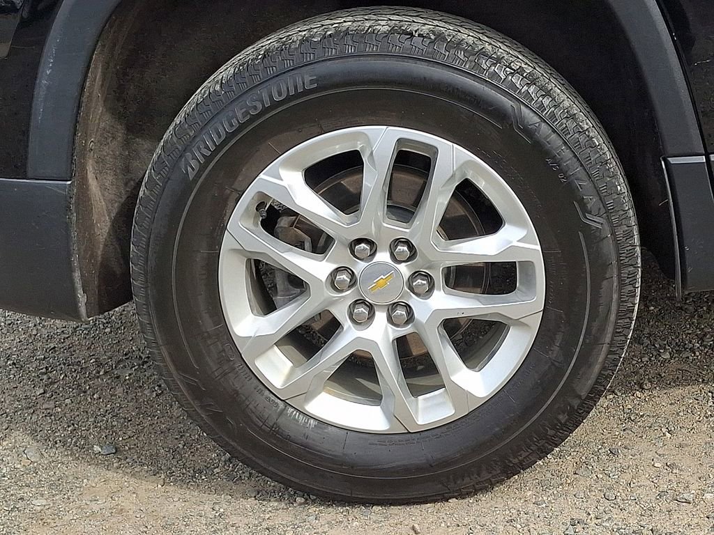 Used 2023 Chevrolet Traverse LS w/ Safety Package AWD/4WD image 34