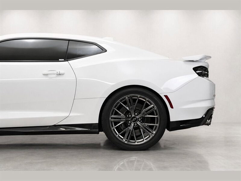 Used 2022 Chevrolet Camaro ZL1 RWD image 12