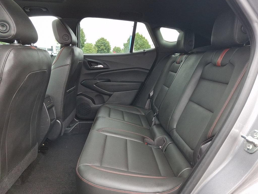 Used 2024 Chevrolet Trax RS w/ Sunroof Package FWD image 14