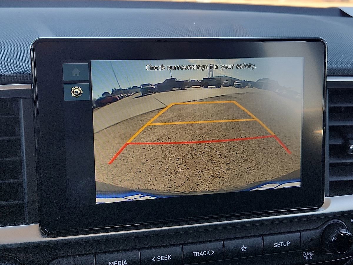 Used 2025 Hyundai Venue SEL image 8