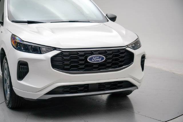 Used 2024 Ford Escape ST-Line w/ Tech Pack #1 AWD/4WD image 7