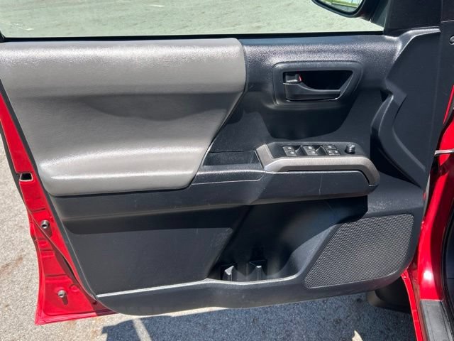 Used 2019 Toyota Tacoma SR5 AWD/4WD image 21
