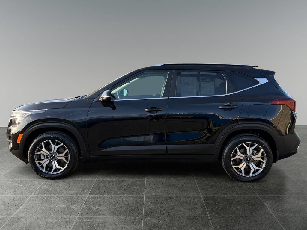 Used 2022 Kia Seltos EX AWD/4WD image 5