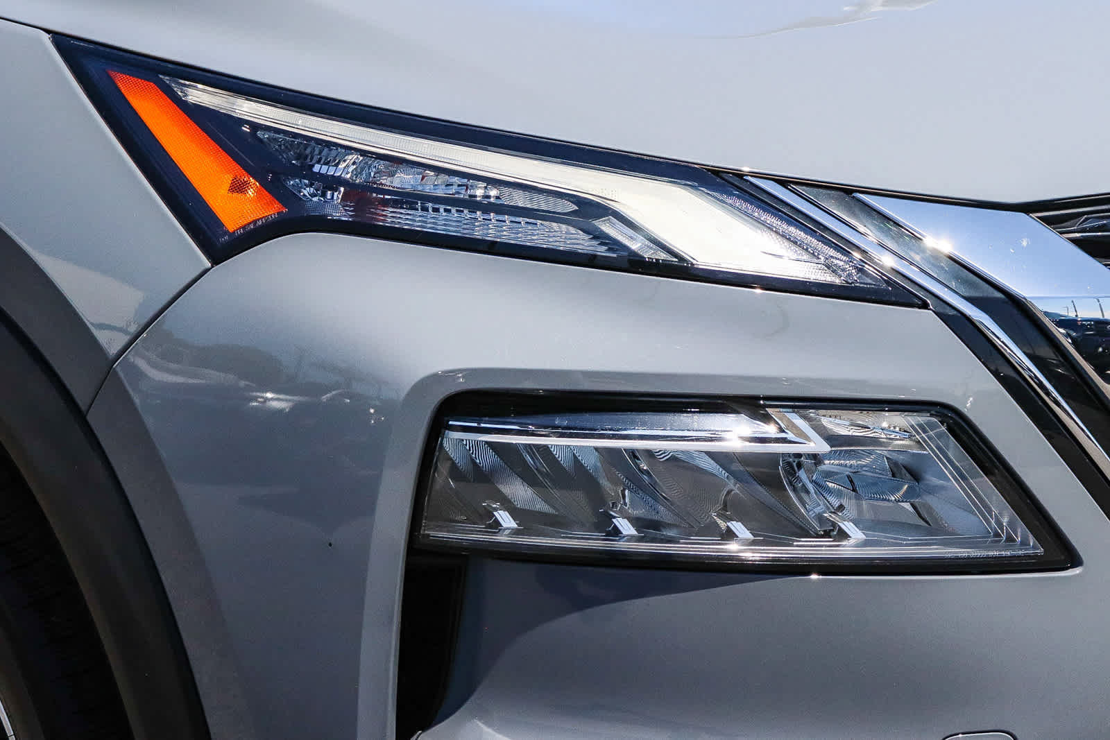 Used 2021 Nissan Rogue SL w/ Premium Package FWD image 4
