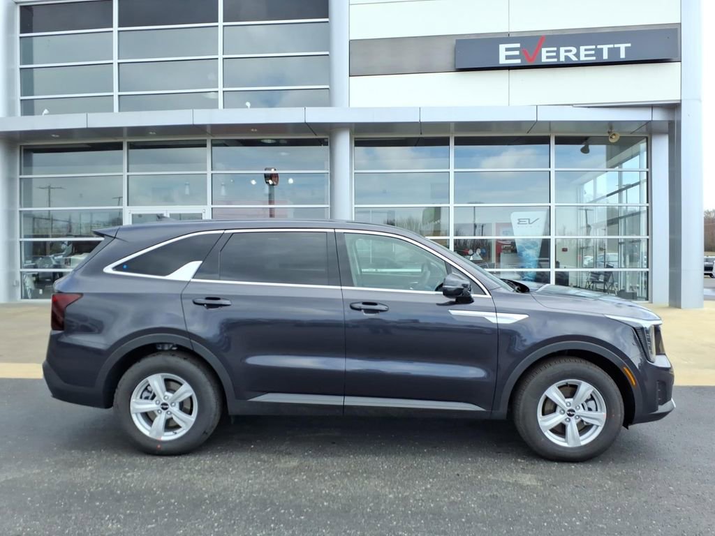 New 2026 Kia Sorento LX FWD image 2