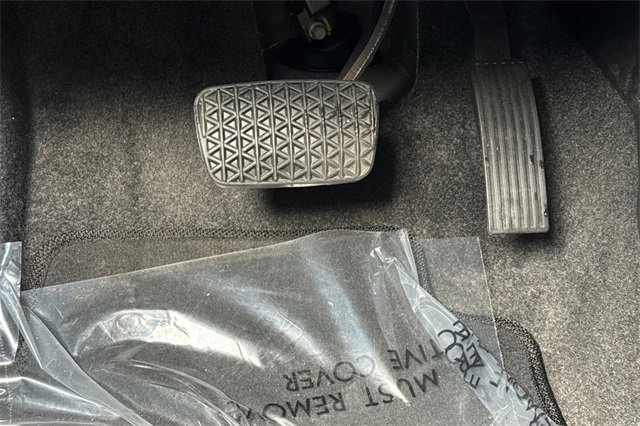 Used 2025 Chevrolet Trax LT w/ Driver Confidence Package image 40