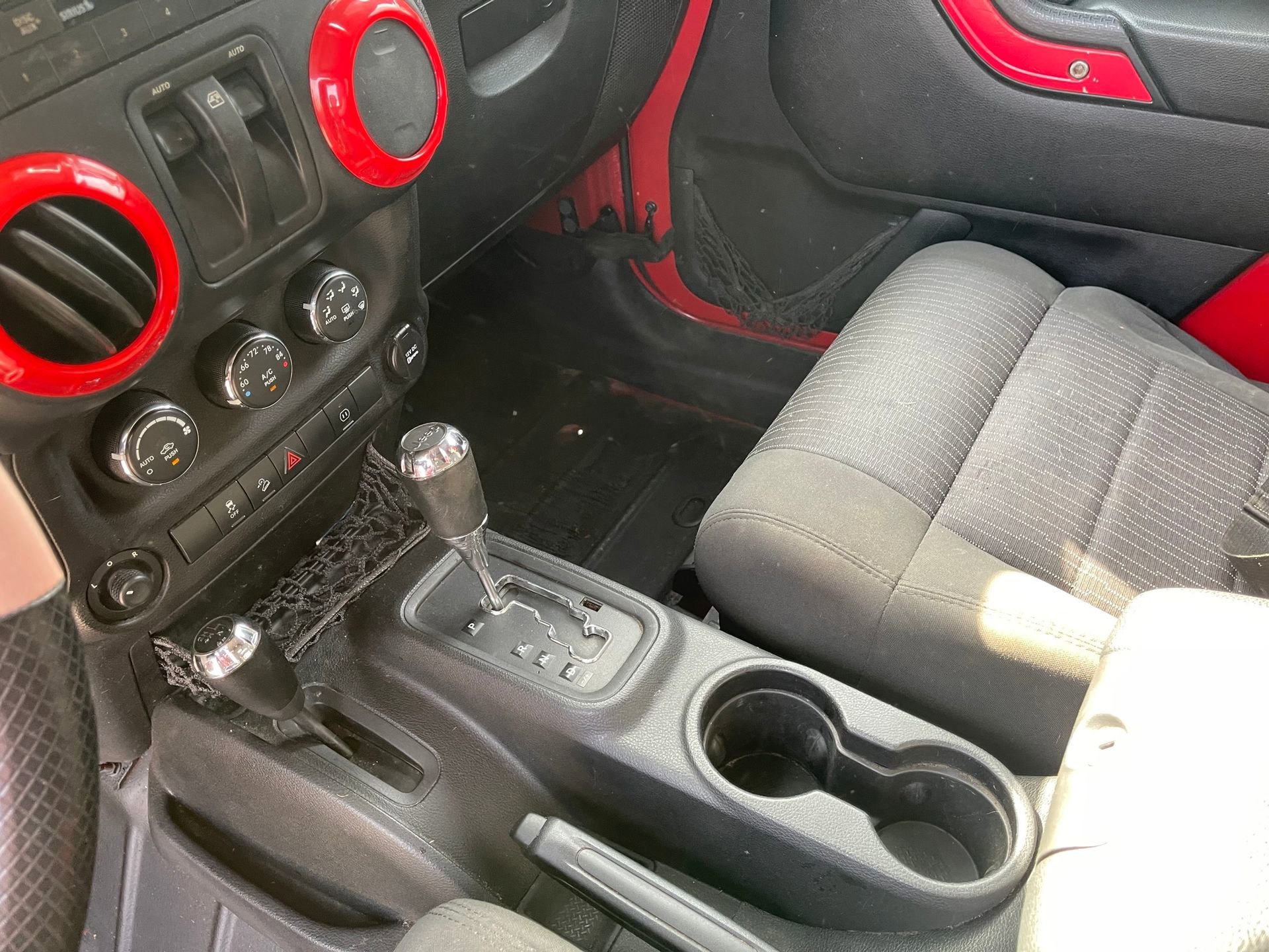 Used 2012 Jeep Wrangler Sahara w/ Connectivity Group image 18