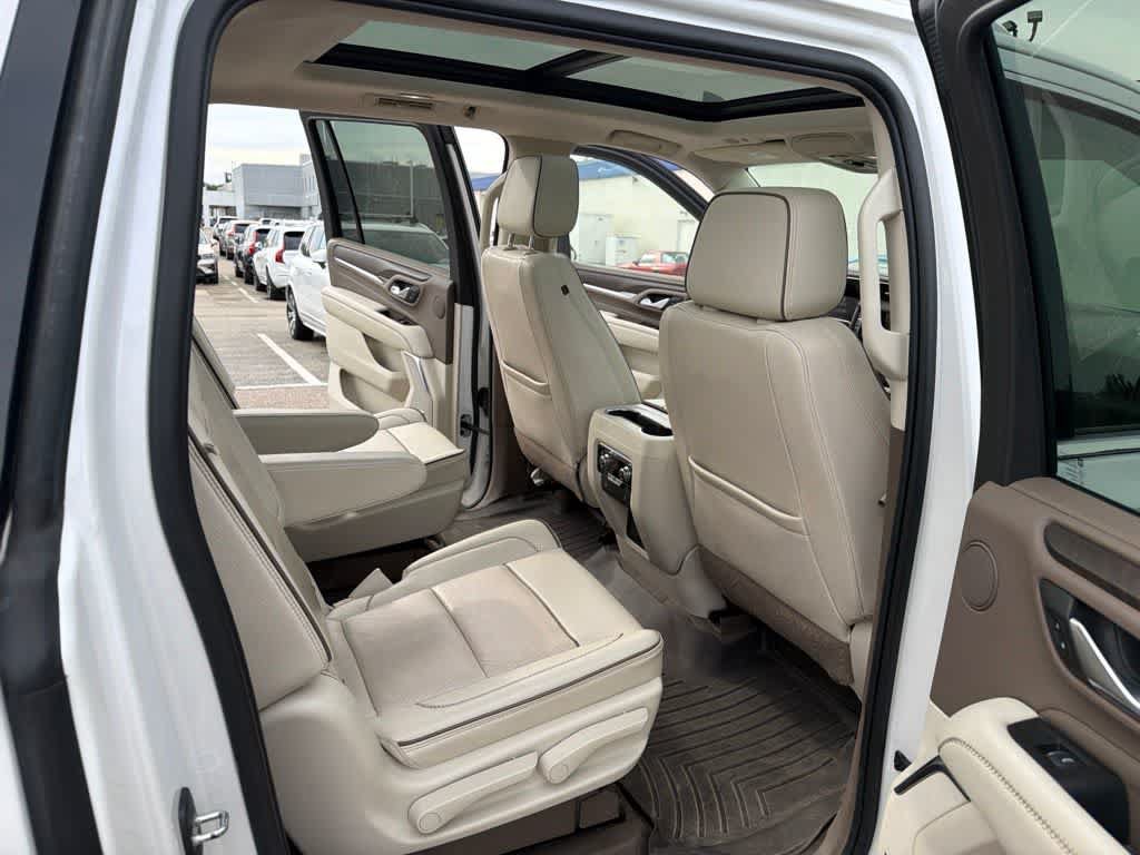 Used 2022 GMC Yukon XL Denali AWD/4WD image 15