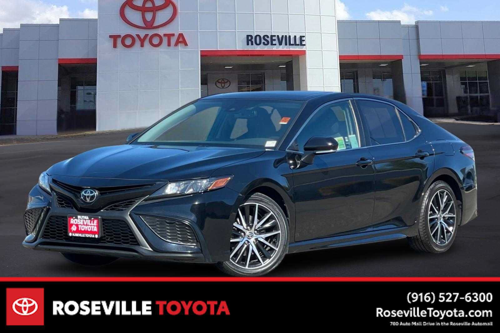 Used 2021 Toyota Camry SE w/ Cold Weather Package