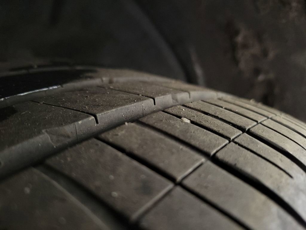 Used 2022 Tesla Model Y Long Range image 11