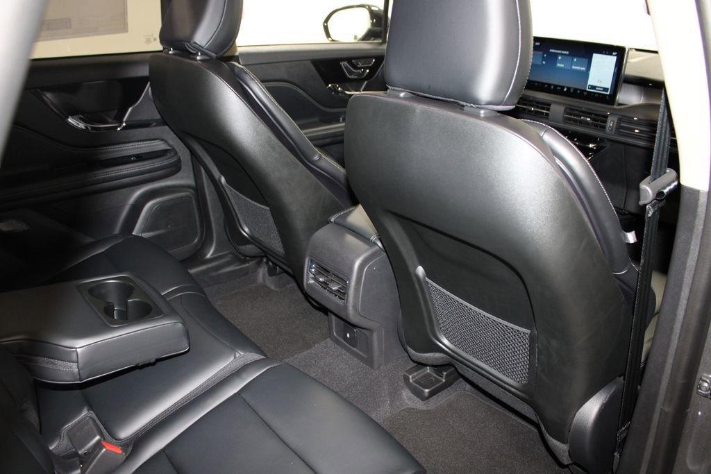 New 2026 Lincoln Corsair Premiere image 32