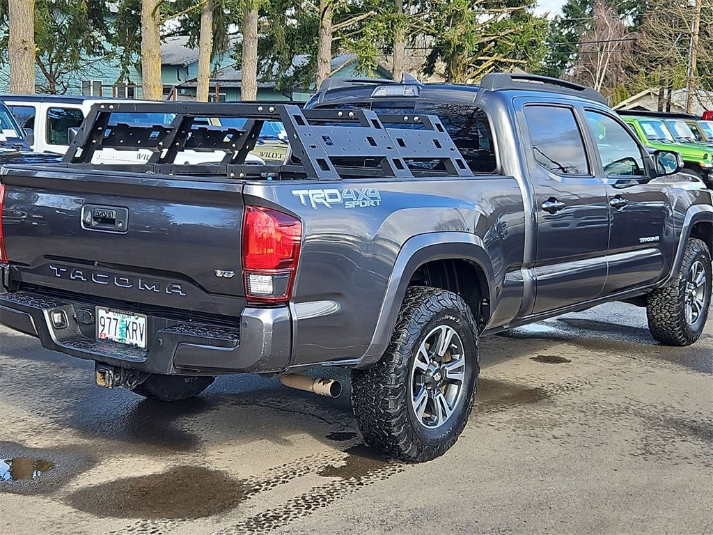 Used 2018 Toyota Tacoma TRD Sport w/ Technology Package image 7