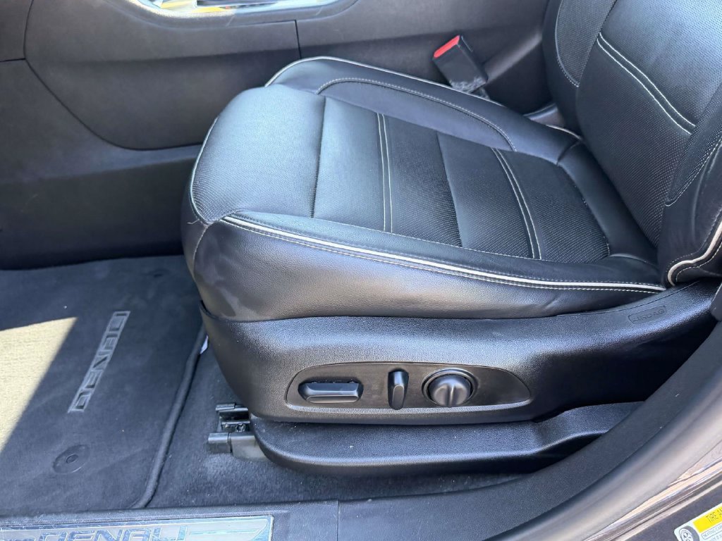 Used 2019 GMC Acadia Denali w/ Technology Package AWD/4WD image 17