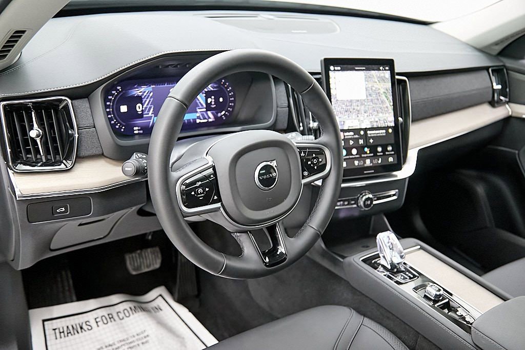 New 2026 Volvo XC90 B6 Plus w/ Protection Package Premier image 13