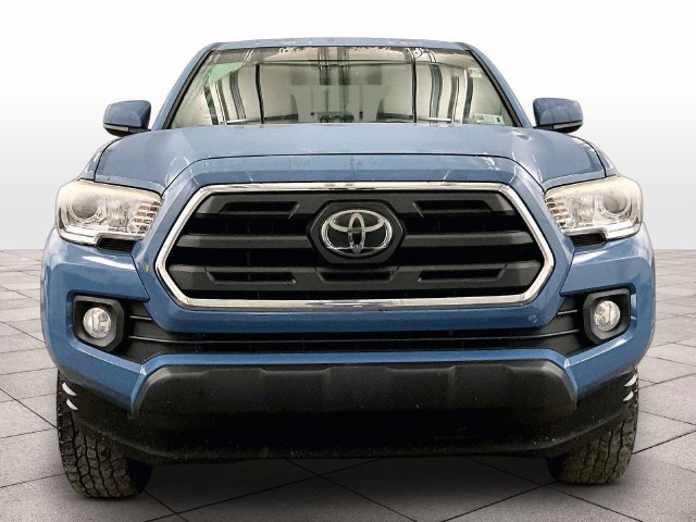 Used 2019 Toyota Tacoma SR5 AWD/4WD image 4