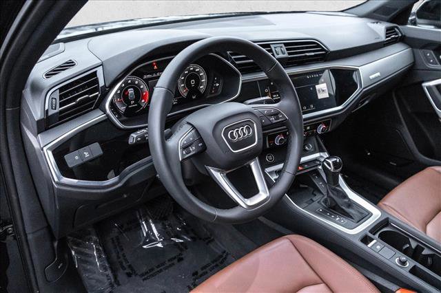 Used 2024 Audi Q3 2.0T Premium Plus image 10