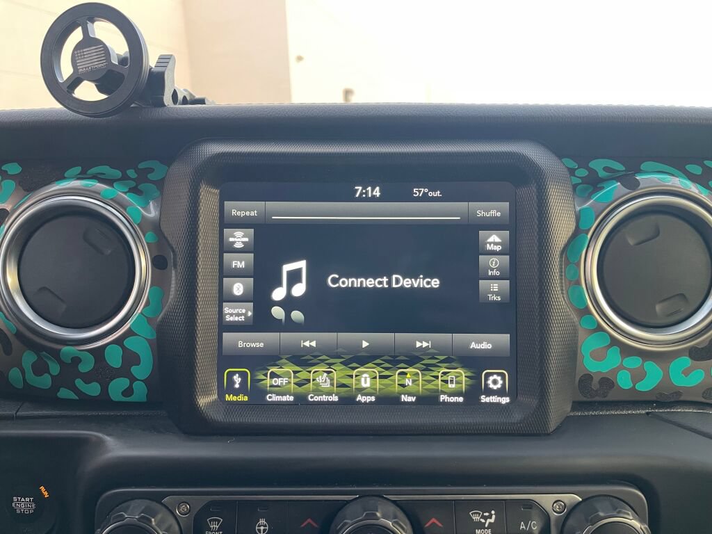 Used 2021 Jeep Wrangler Unlimited Sahara AWD/4WD image 8