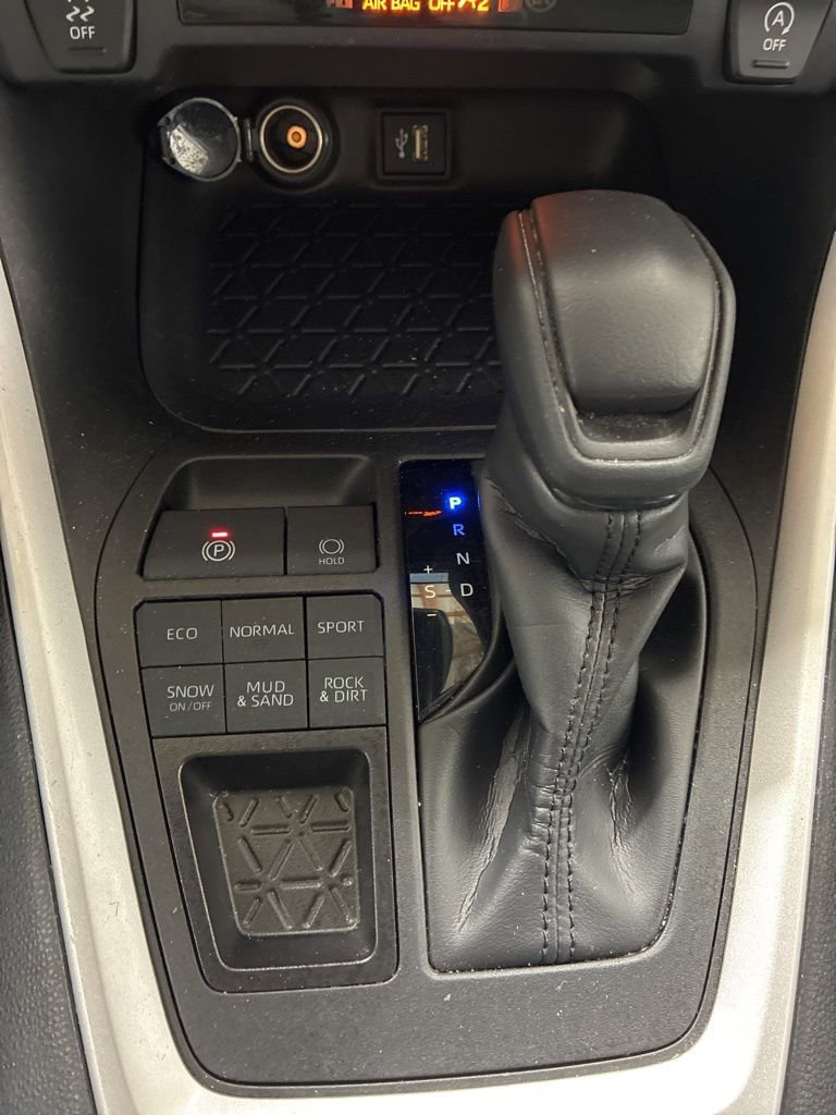 Used 2024 Toyota RAV4 LE image 19