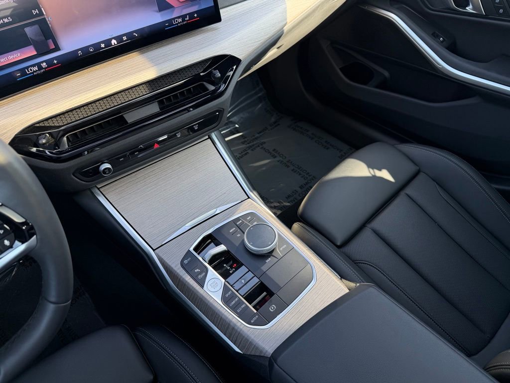 Used 2025 BMW 330i Sedan image 19