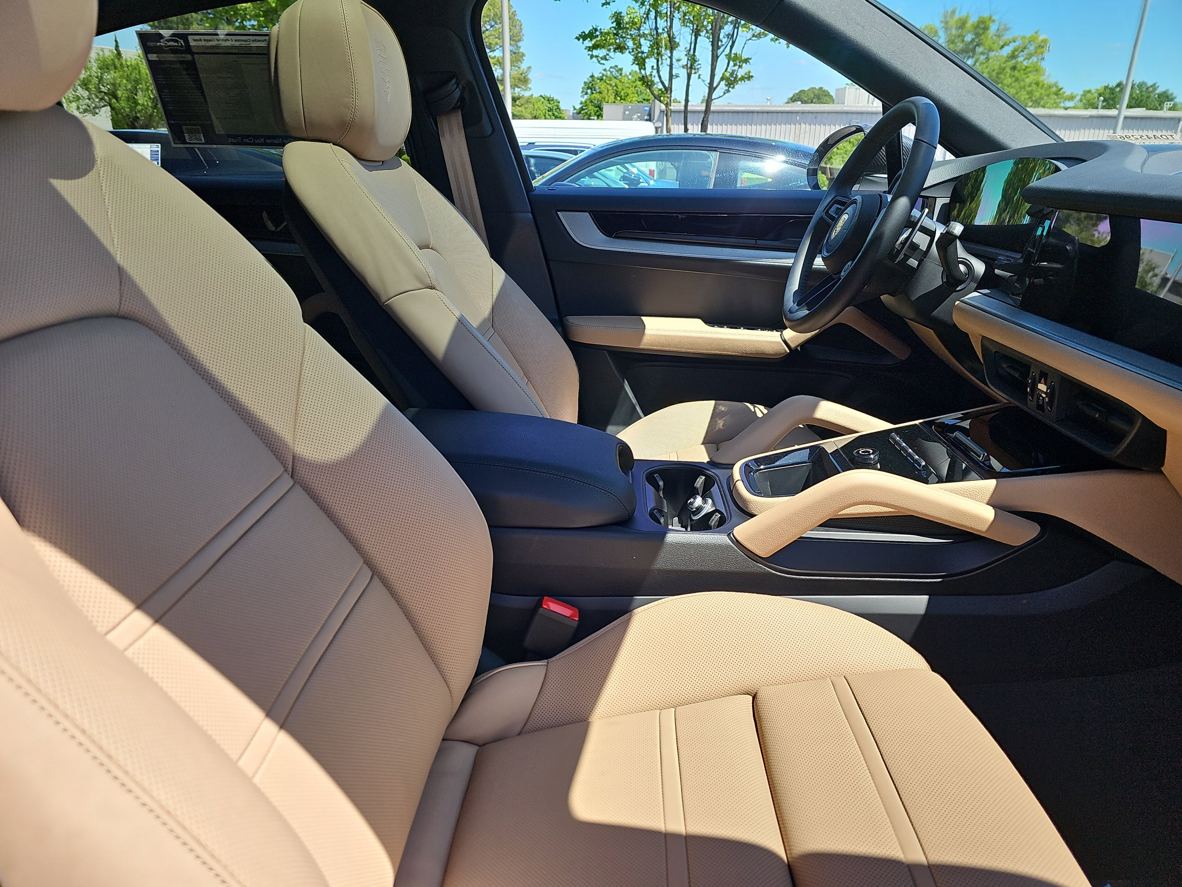 Used 2026 Porsche Cayenne E-Hybrid Coupe AWD/4WD image 10