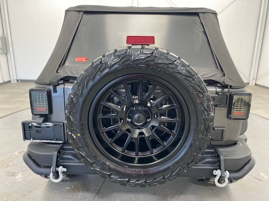 Used 2016 Jeep Wrangler Unlimited Sahara AWD/4WD image 6