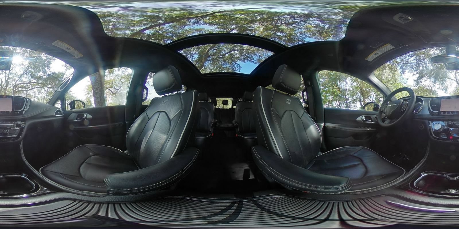 Used 2025 Chrysler Pacifica Limited FWD image 43