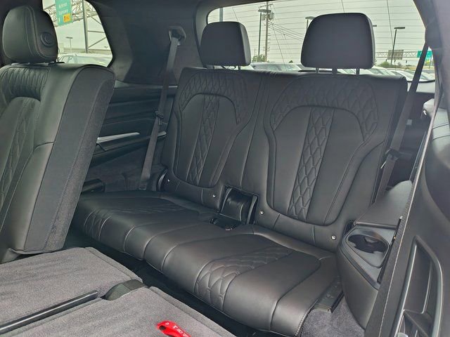 Used 2024 BMW X7 M60i w/ Executive Package image 28