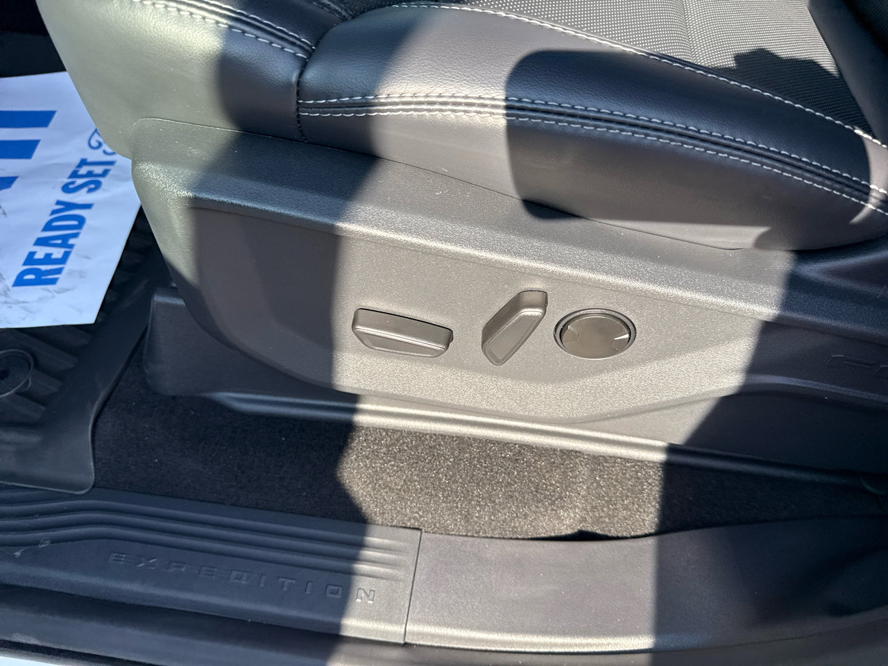 New 2025 Ford Expedition Max Platinum image 22