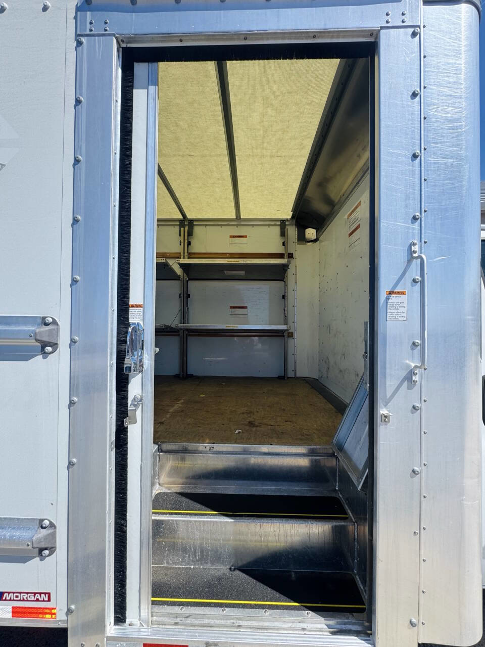 Used 2022 GMC Savana 3500 Extended w/ Power Convenience Package image 18