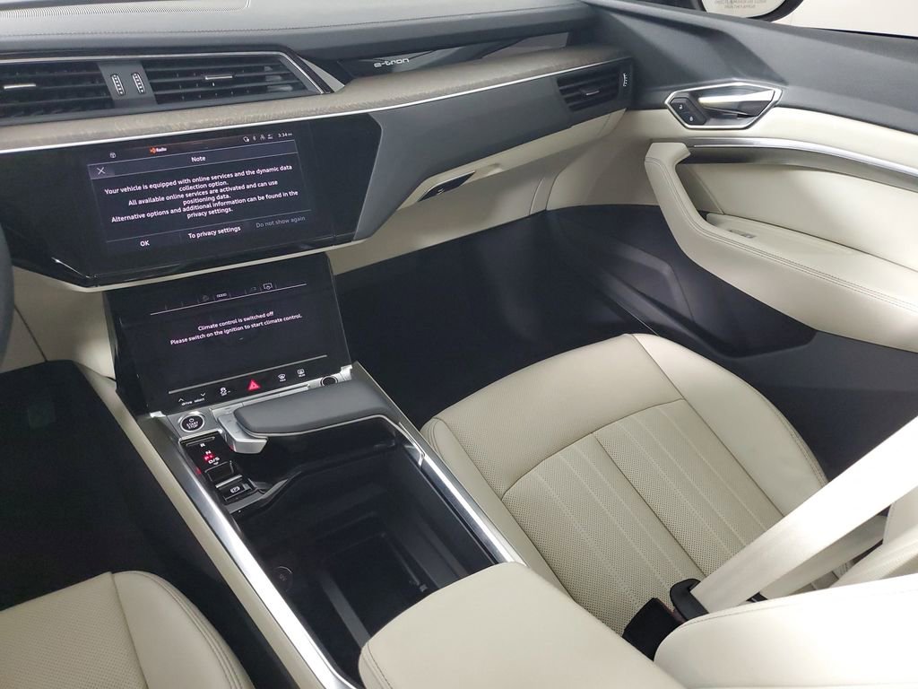 Used 2024 Audi Q8 e-tron Premium Plus w/ Premium Plus Package image 16