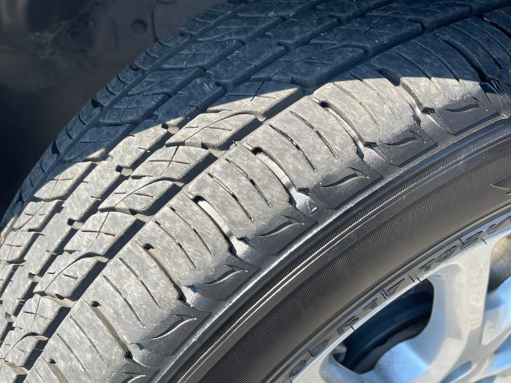 Used 2018 Jeep Cherokee Latitude Plus AWD/4WD image 12
