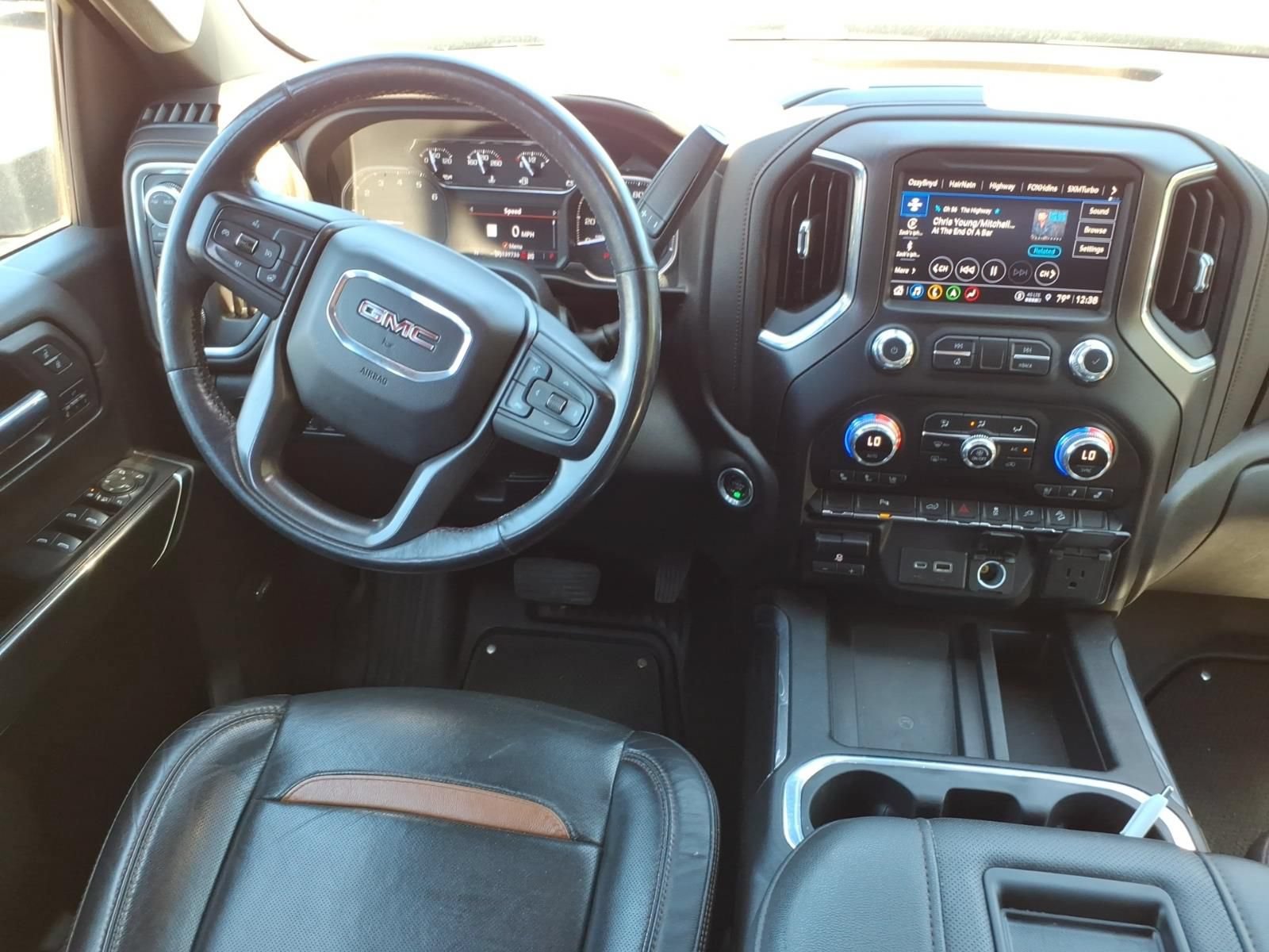Used 2022 GMC Sierra 3500 AT4 w/ AT4 Preferred Package AWD/4WD image 19
