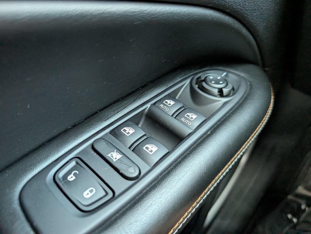Used 2019 Jeep Compass Latitude AWD/4WD image 38